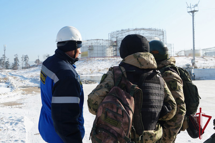 В Бурятии росгвардейцы приняли участие в антитеррористических учениях на нефтебазе