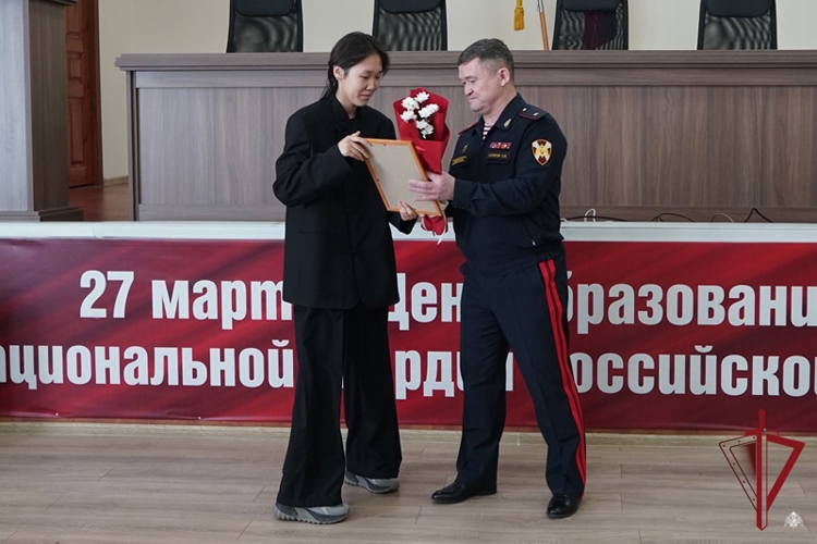 В Улан-Удэ наградили журналистов в честь юбилея ведомства