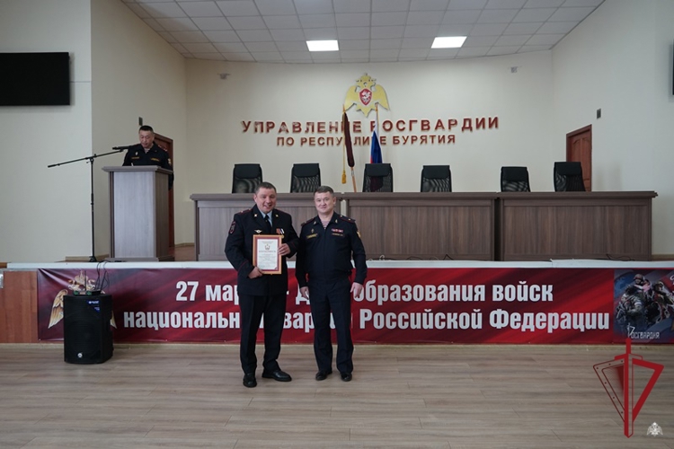 В Улан-Удэ наградили журналистов в честь юбилея ведомства
