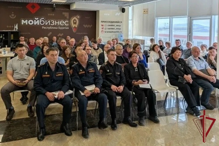 Сотрудники вневедомственной охраны приняли участие в семинаре по безопасности торговых объектов  