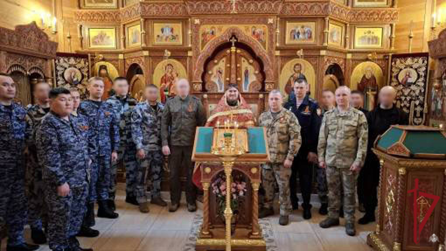 В Улан-Удэ росгвардейцы приняли участие в праздничном богослужении в честь Дня Победы