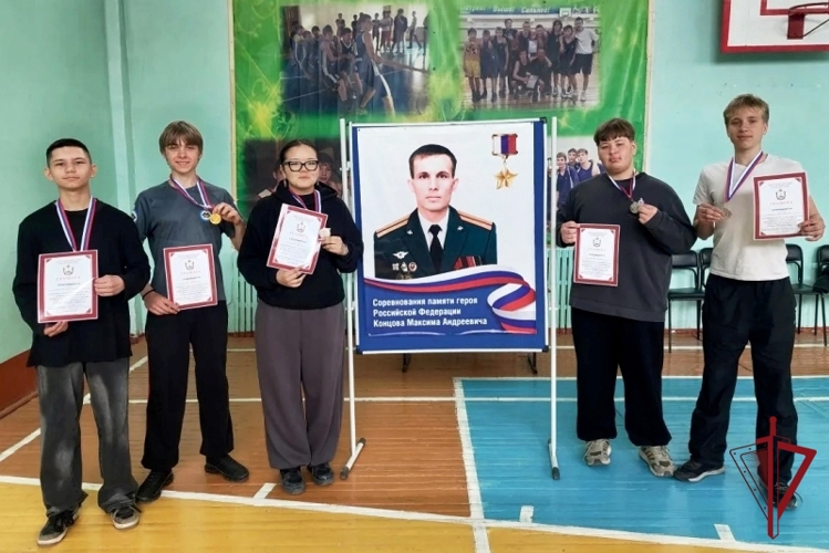 В Улан-Удэ прошли городские соревнования по армрестлингу, посвящённые памяти Героя России Максима Концова