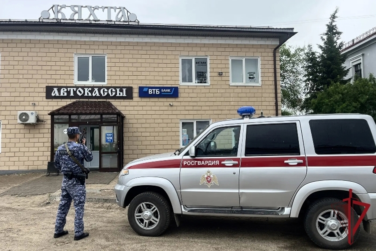 Сотрудники Росгвардии задержали подозреваемого в хранении наркотических веществ