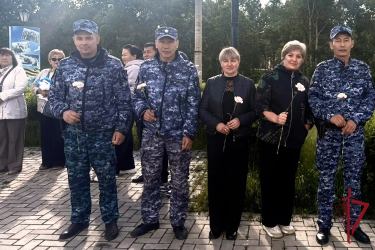 В Бурятии росгвардейцы приняли участие в акции «Свеча памяти»