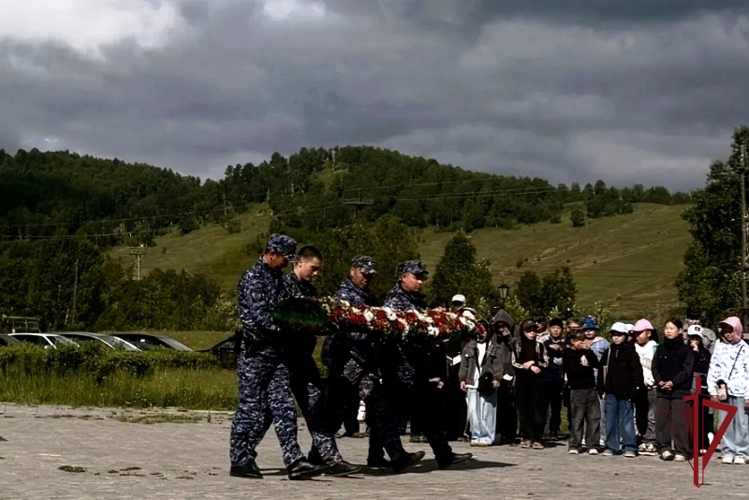 В Бурятии росгвардейцы приняли участие в акции «Свеча памяти»