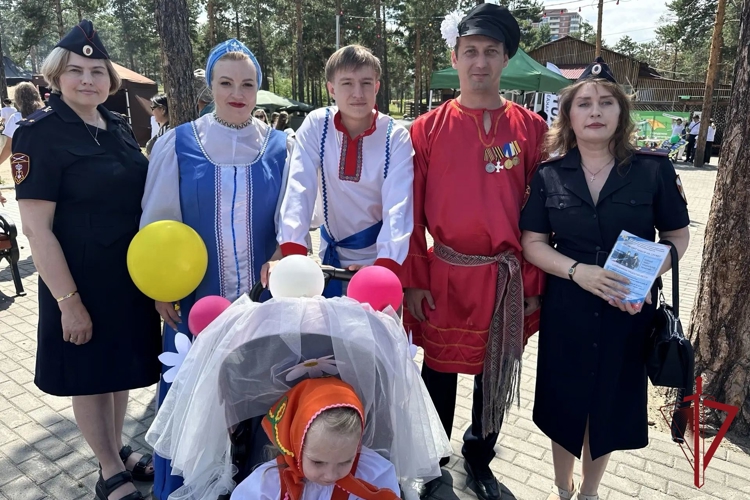 Семья работницы Росгвардии приняла участие в Параде счастливых семей в Бурятии