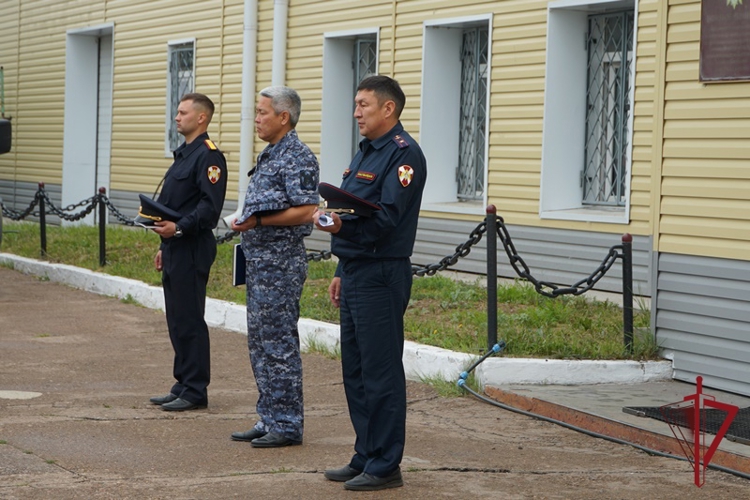 В Бурятии почтили память сотрудника вневедомственной охраны, погибшего при исполнении