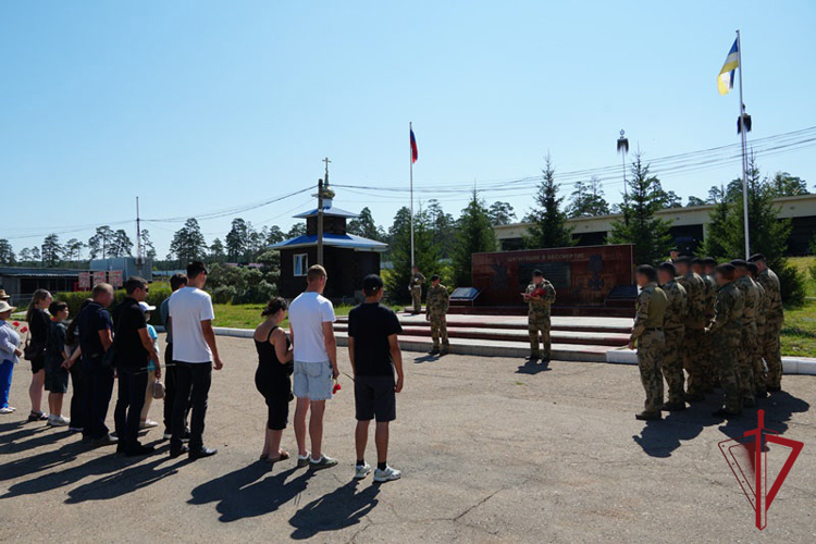В Бурятии росгвардейцы почтили память коллег, погибших в зоне проведения СВО