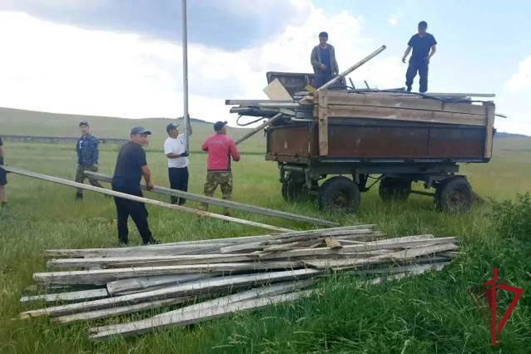 Сотрудники вневедомственной охраны благоустроили Эгитуйский дацан в Еравнинском районе