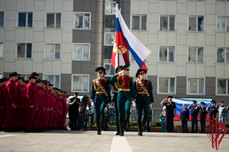Заместитель директора Росгвардии генерал-полковник Василий Сонин поздравил победителей Всероссийского конкурса профессионального мастерства «Лучший по профессии»