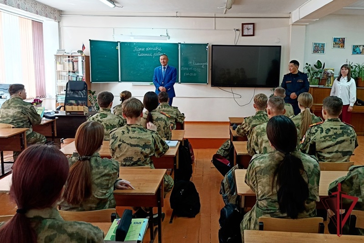 В Бурятии росгвардейцы провели антитеррористические уроки 