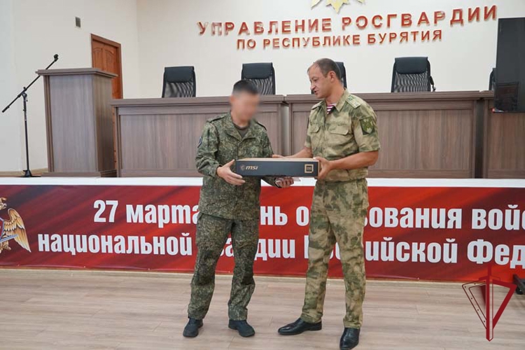 Росгвардейцы Бурятии передали помощь в зону СВО