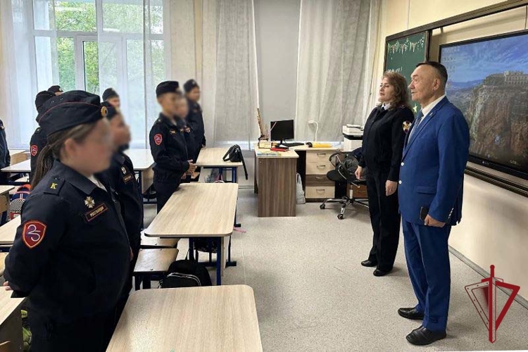 В Бурятии росгвардейцы провели антитеррористические уроки 