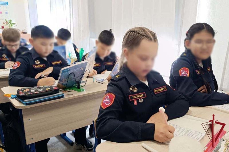 В Бурятии росгвардейцы провели антитеррористические уроки 