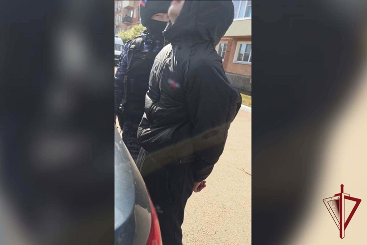 Сотрудники вневедомственной охраны Росгвардии задержали мужчину с ножом в Улан-Удэ