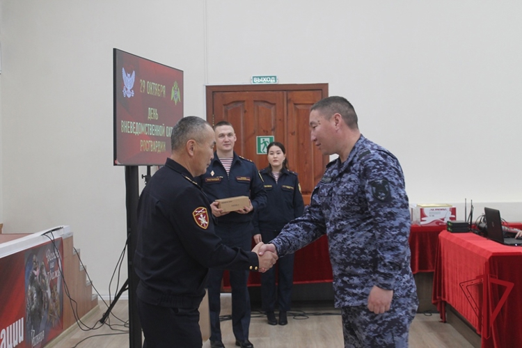 В Улан-Удэ состоялось торжественное собрание, посвященное Дню вневедомственной охраны Росгвардии