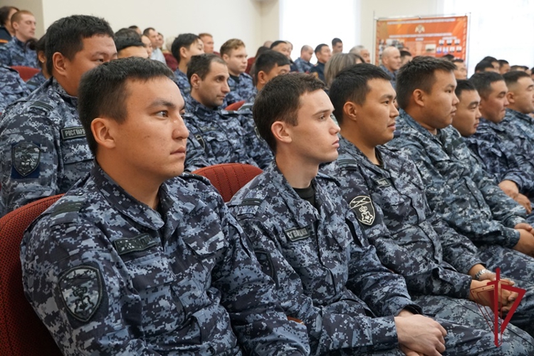 В Улан-Удэ состоялось торжественное собрание, посвященное Дню вневедомственной охраны Росгвардии