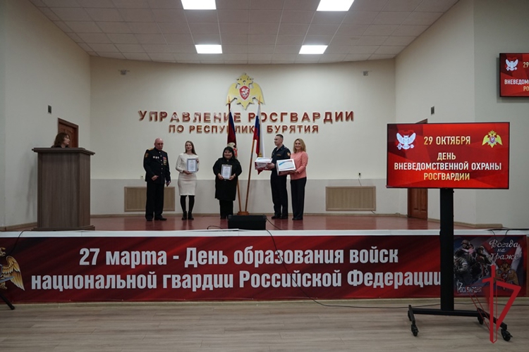 В Улан-Удэ состоялось торжественное собрание, посвященное Дню вневедомственной охраны Росгвардии